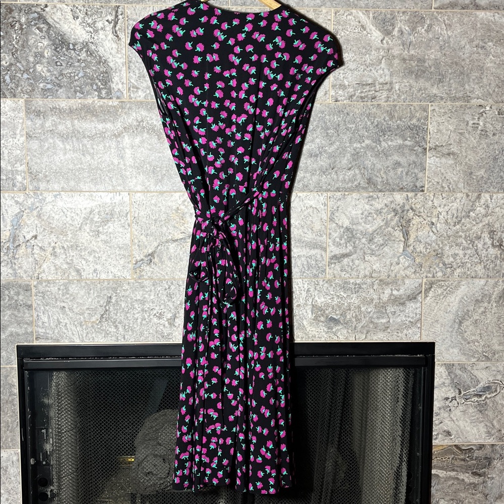💥HP💥Diane von Furstenberg “Goldie” Wrap Dress – US 2 – Swirling Berries - Picture 8 of 8